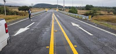 Colocación de Vialetas Reflectantes en Carreteras Estatales